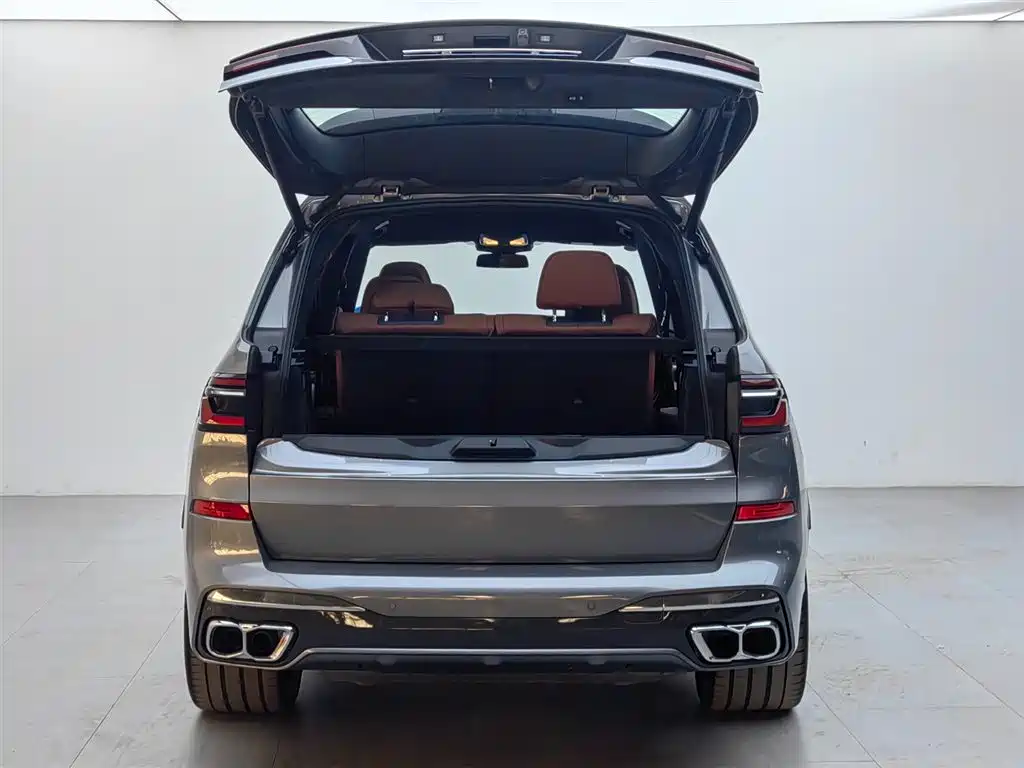 BMW X7 M60i — фото 6