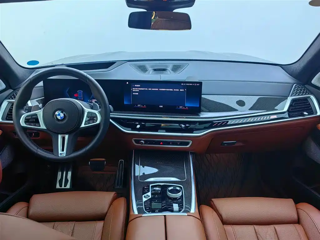 BMW X7 M60i — фото 7