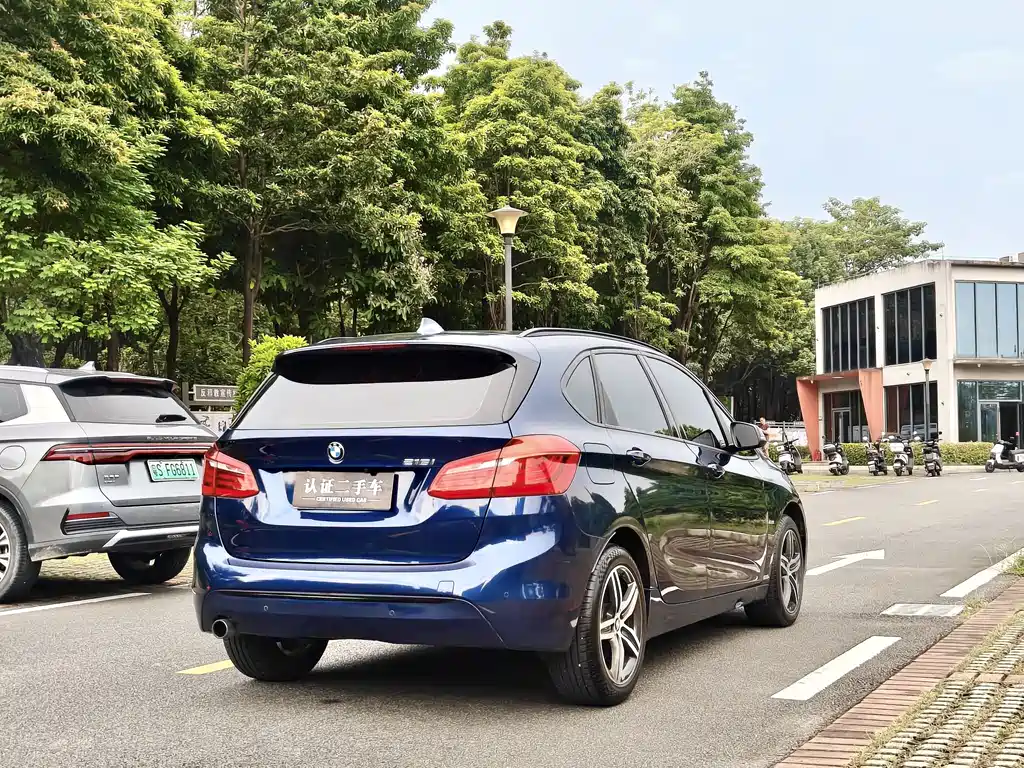 BMW 2 Series Active Tourer — фото 7