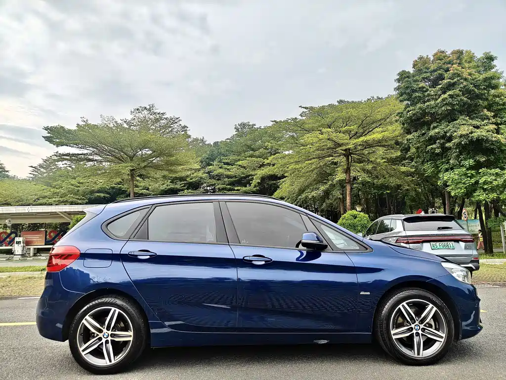 BMW 2 Series Active Tourer — фото 8