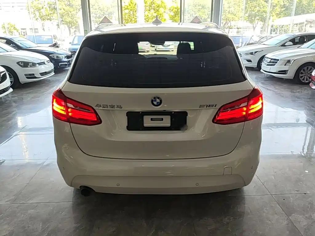 BMW 2 Series Active Tourer — фото 6
