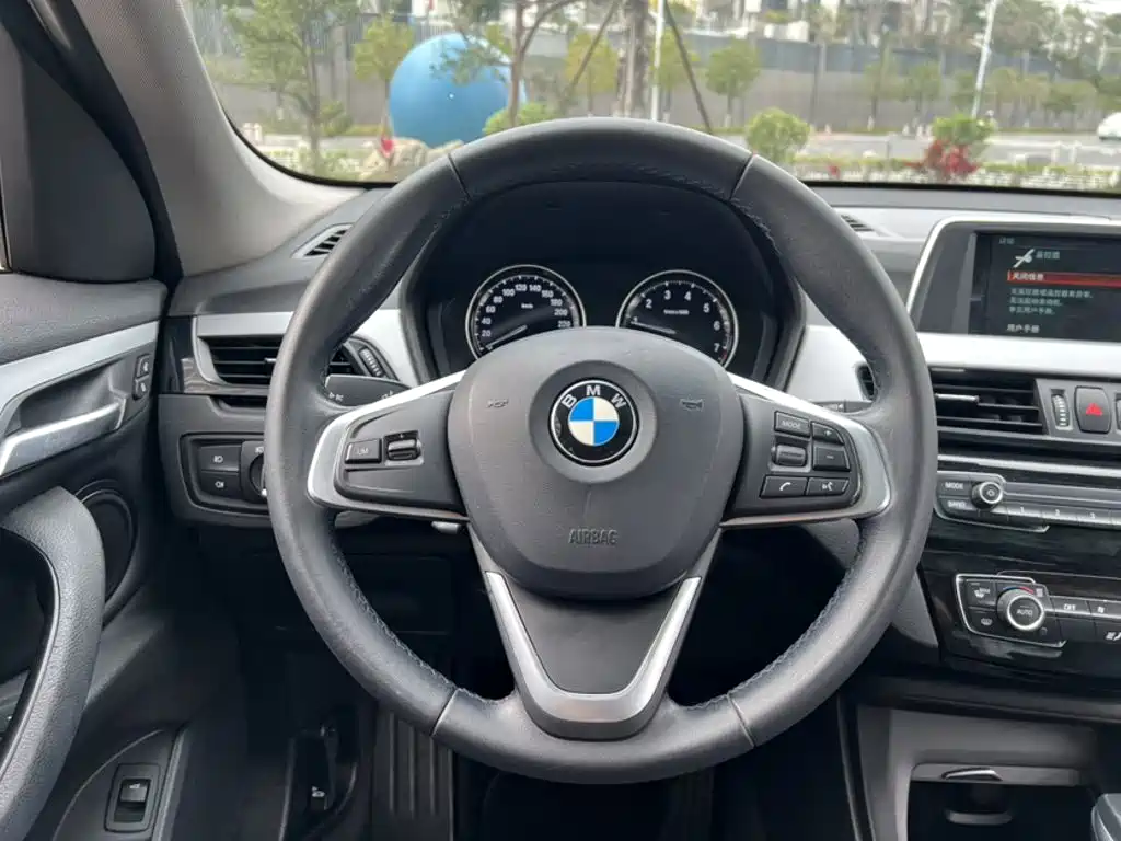 BMW X1 — фото 3