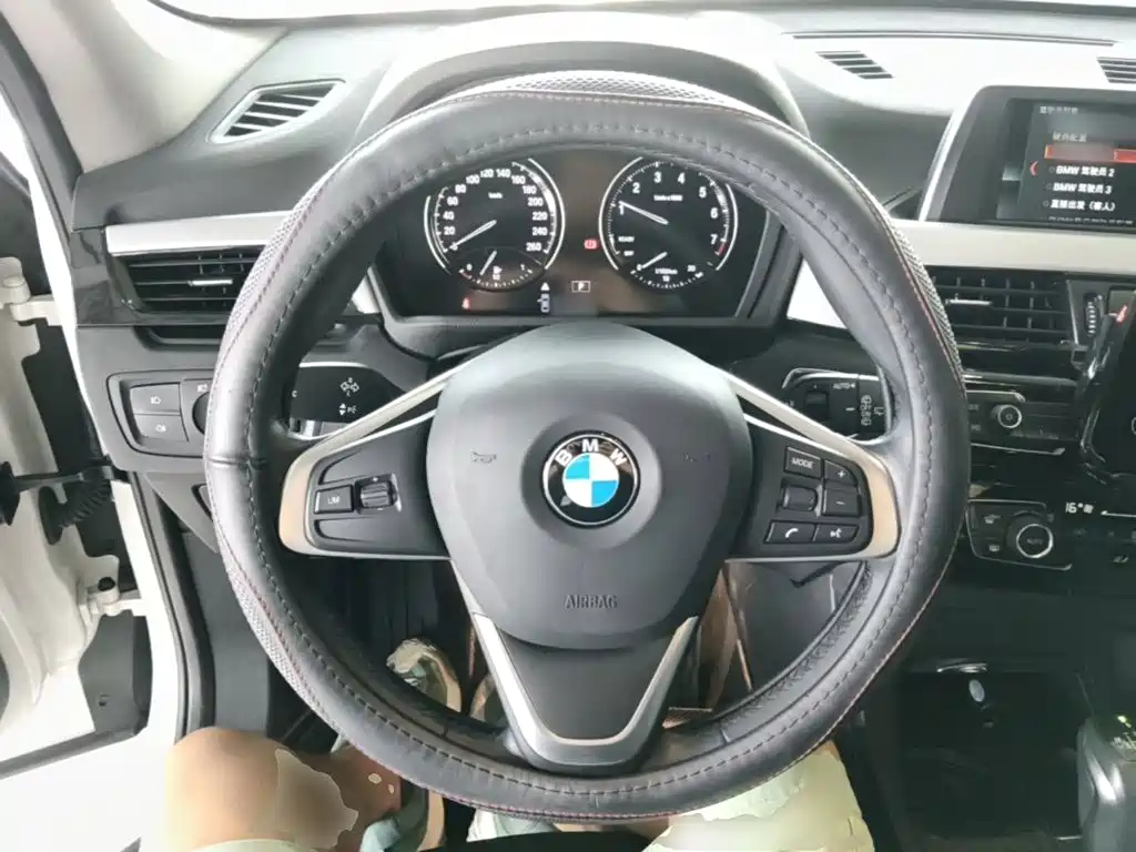 BMW X1 — фото 11
