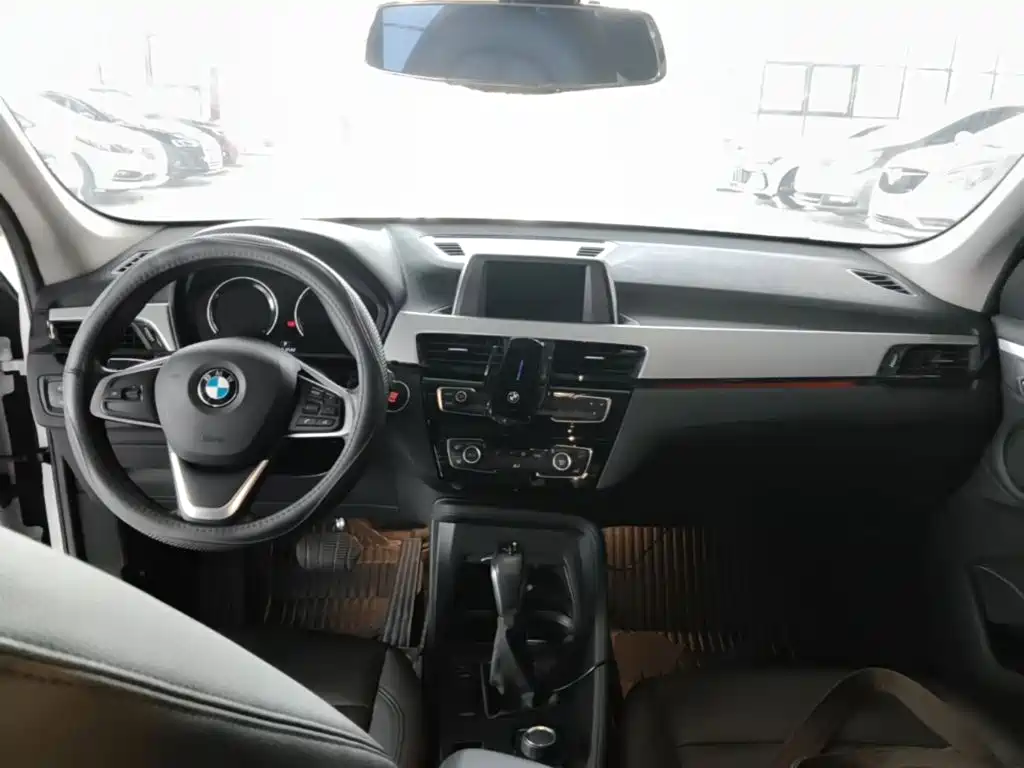 BMW X1 — фото 10