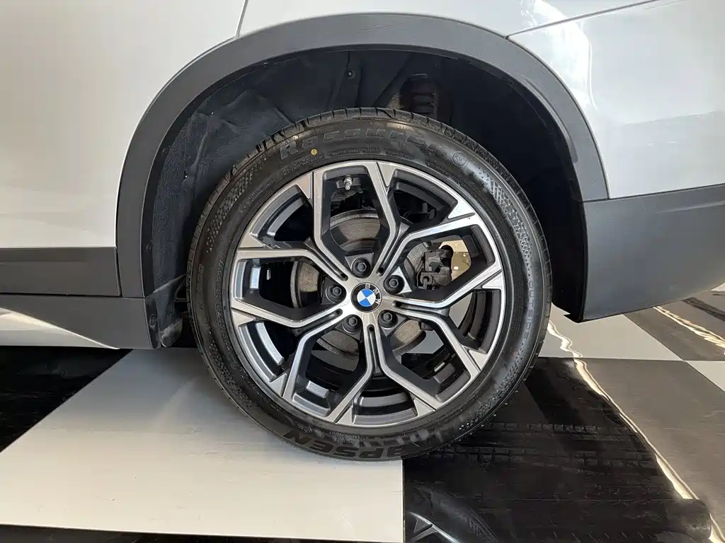 BMW X1 — фото 11