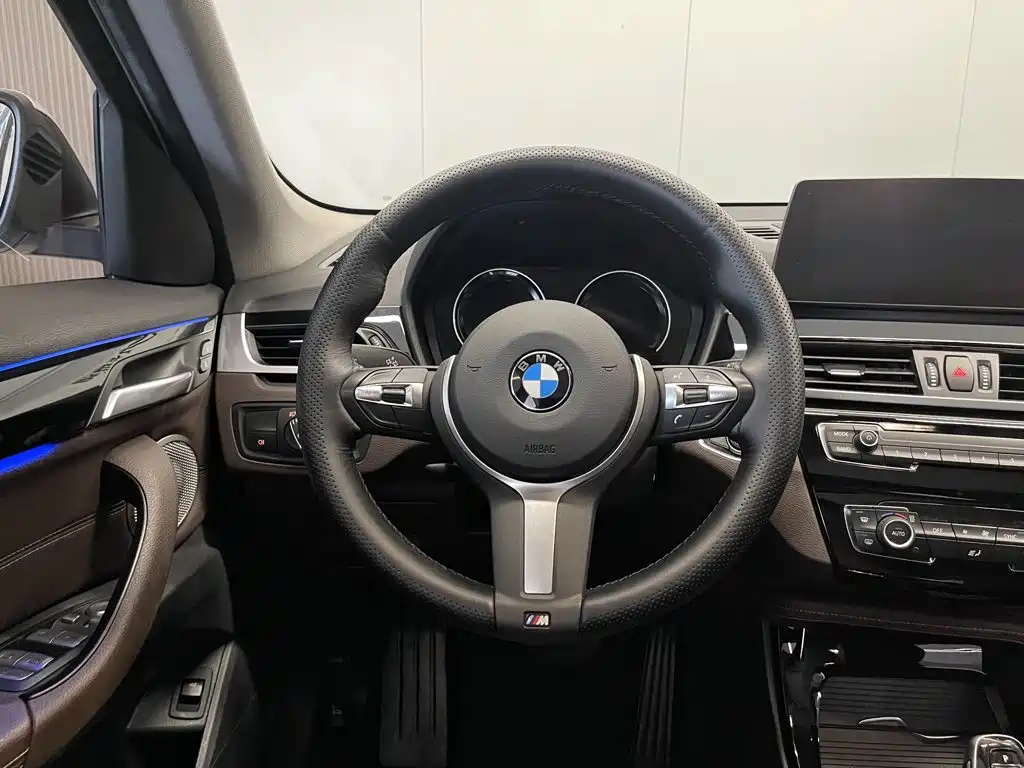 BMW X1 — фото 13