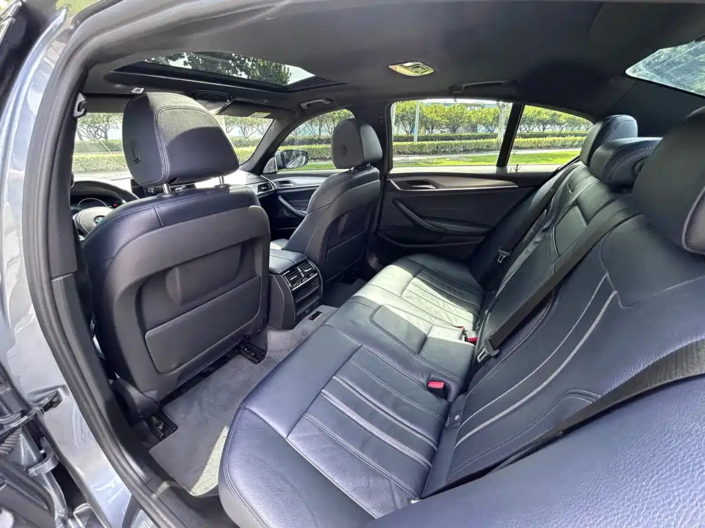 BMW 5 Series (Import) — фото 13