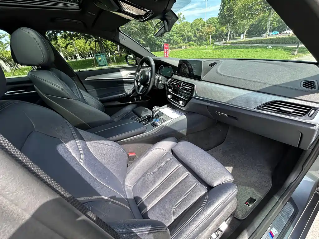 BMW 5 Series (Import) — фото 18