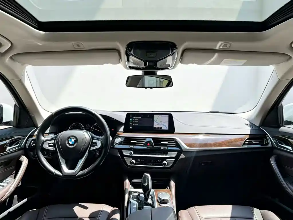 BMW 5 Series — фото 5