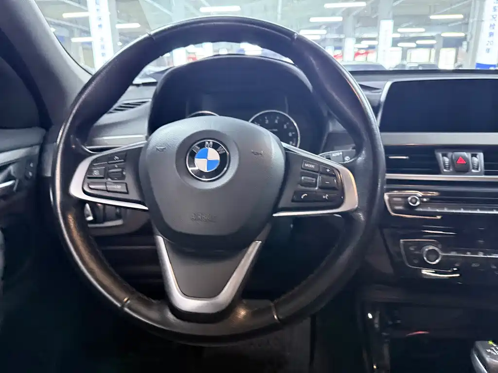 BMW X1 — фото 13