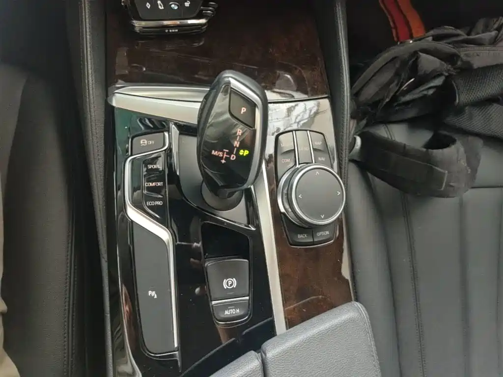 BMW 5 Series — фото 14