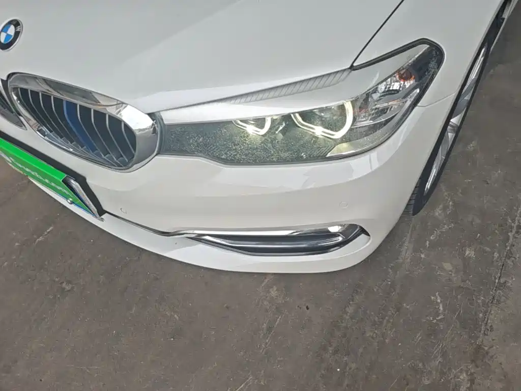 BMW 5 Series — фото 24