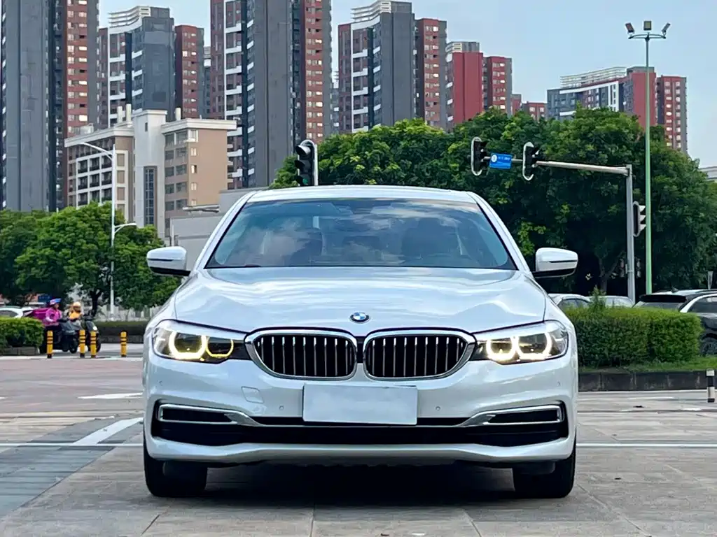 BMW 5 Series — фото 2