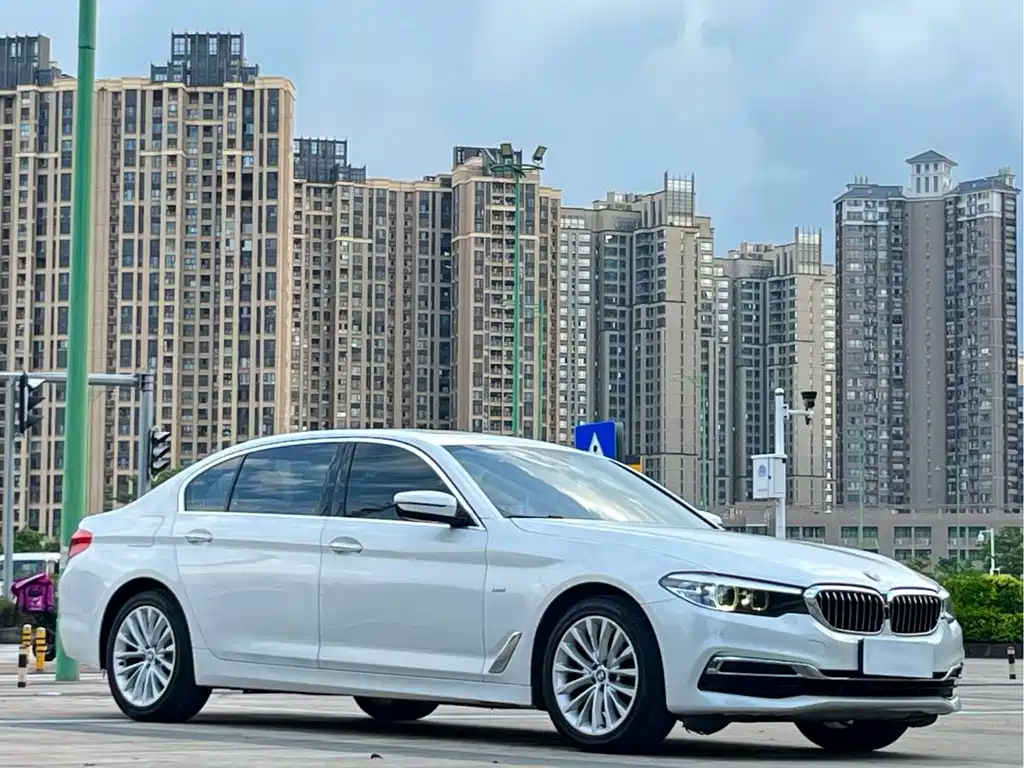 BMW 5 Series — фото 3