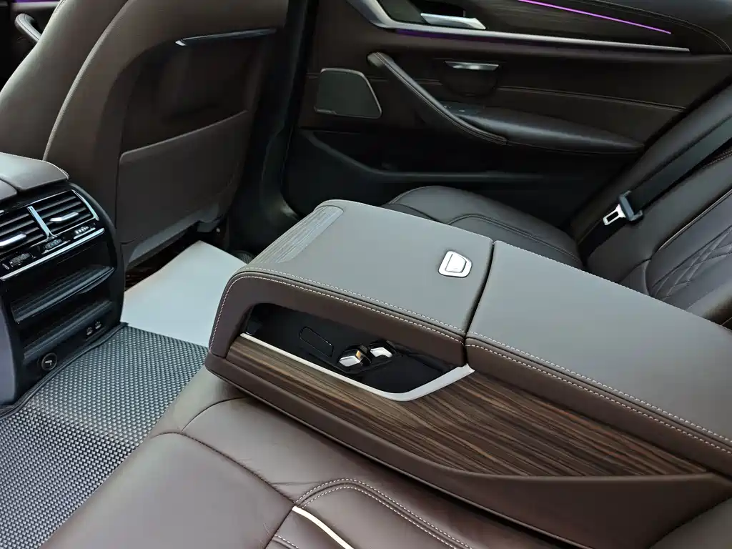 BMW 5 Series New Energy — фото 23