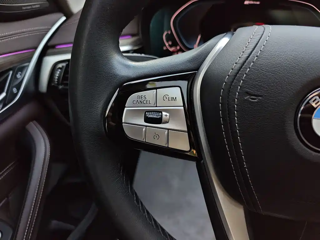 BMW 5 Series New Energy — фото 34