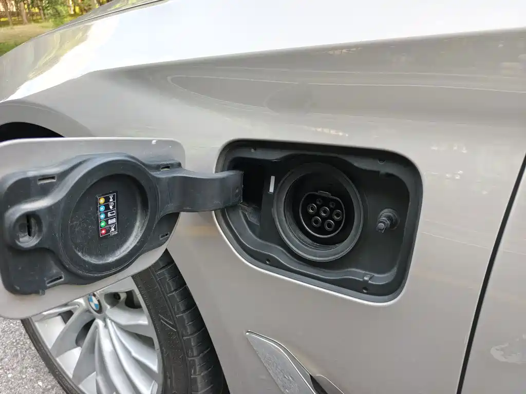 BMW 5 Series New Energy — фото 6
