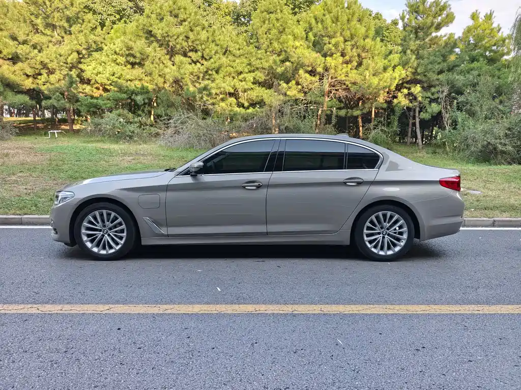 BMW 5 Series New Energy — фото 7