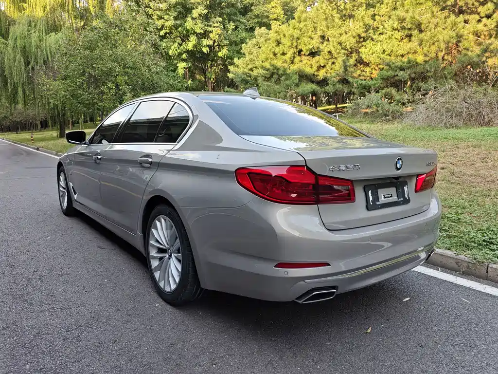 BMW 5 Series New Energy — фото 8