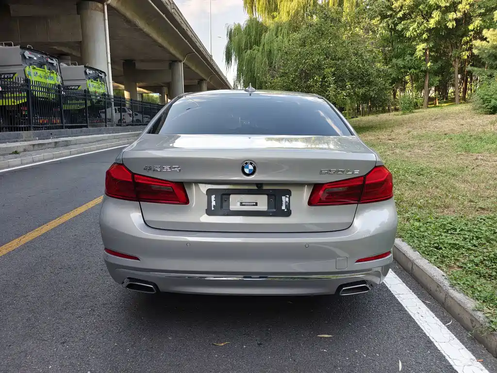 BMW 5 Series New Energy — фото 9