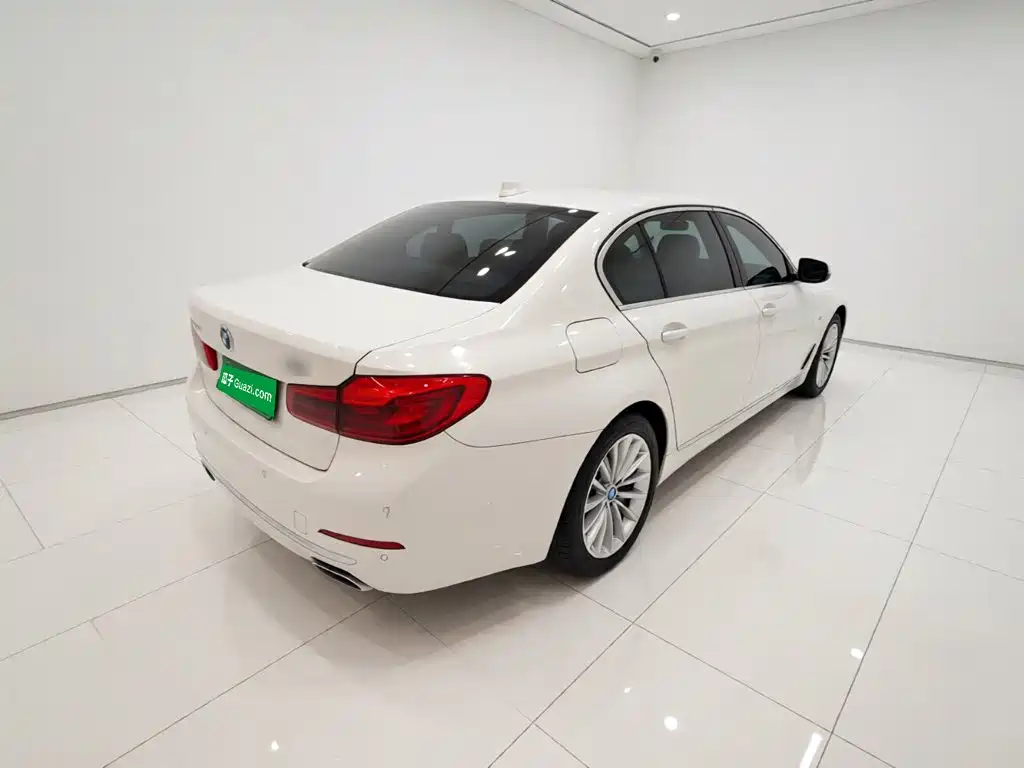 BMW 5 Series — фото 4