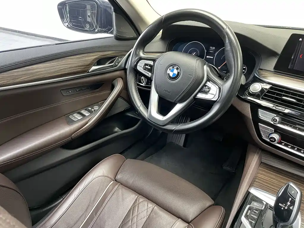 BMW 5 Series New Energy — фото 14