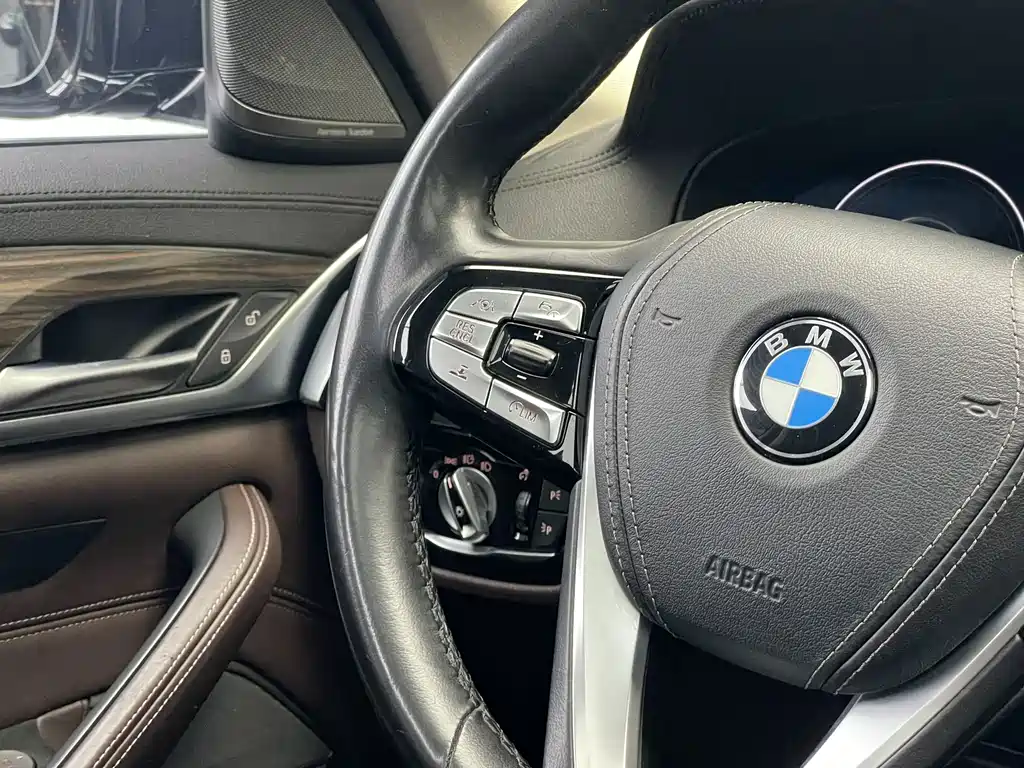 BMW 5 Series New Energy — фото 19
