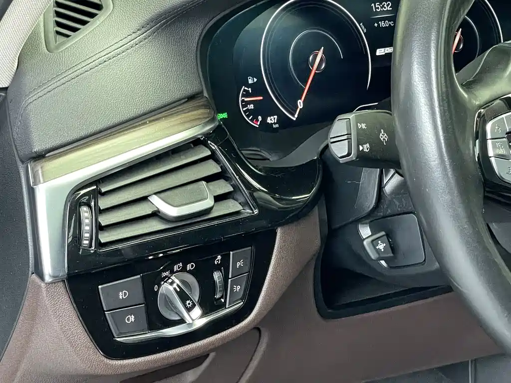 BMW 5 Series New Energy — фото 8