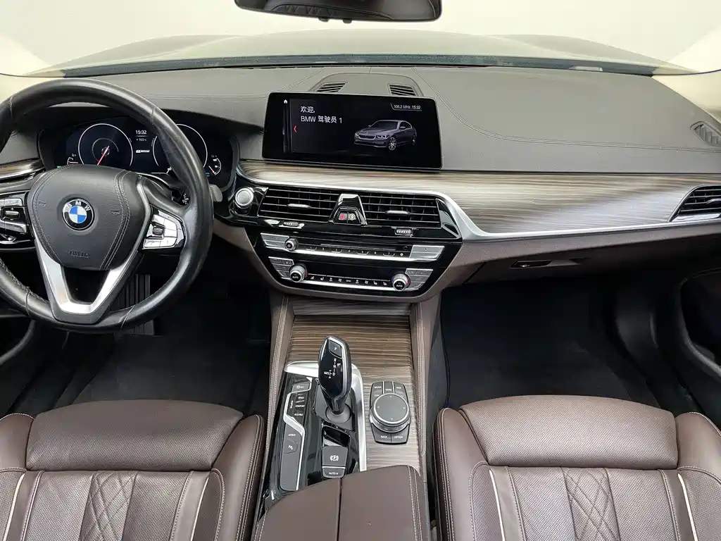 BMW 5 Series New Energy — фото 10
