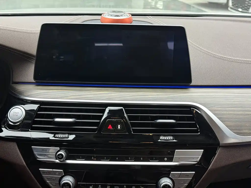 BMW 5 Series New Energy — фото 11