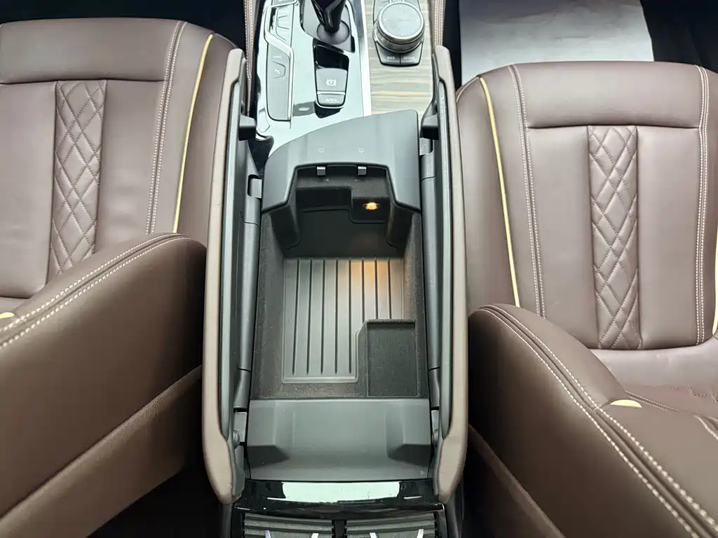 BMW 5 Series New Energy — фото 13