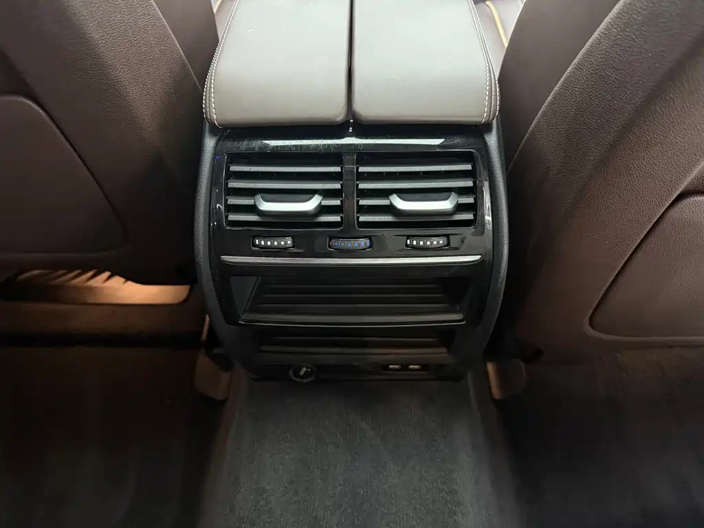 BMW 5 Series New Energy — фото 17