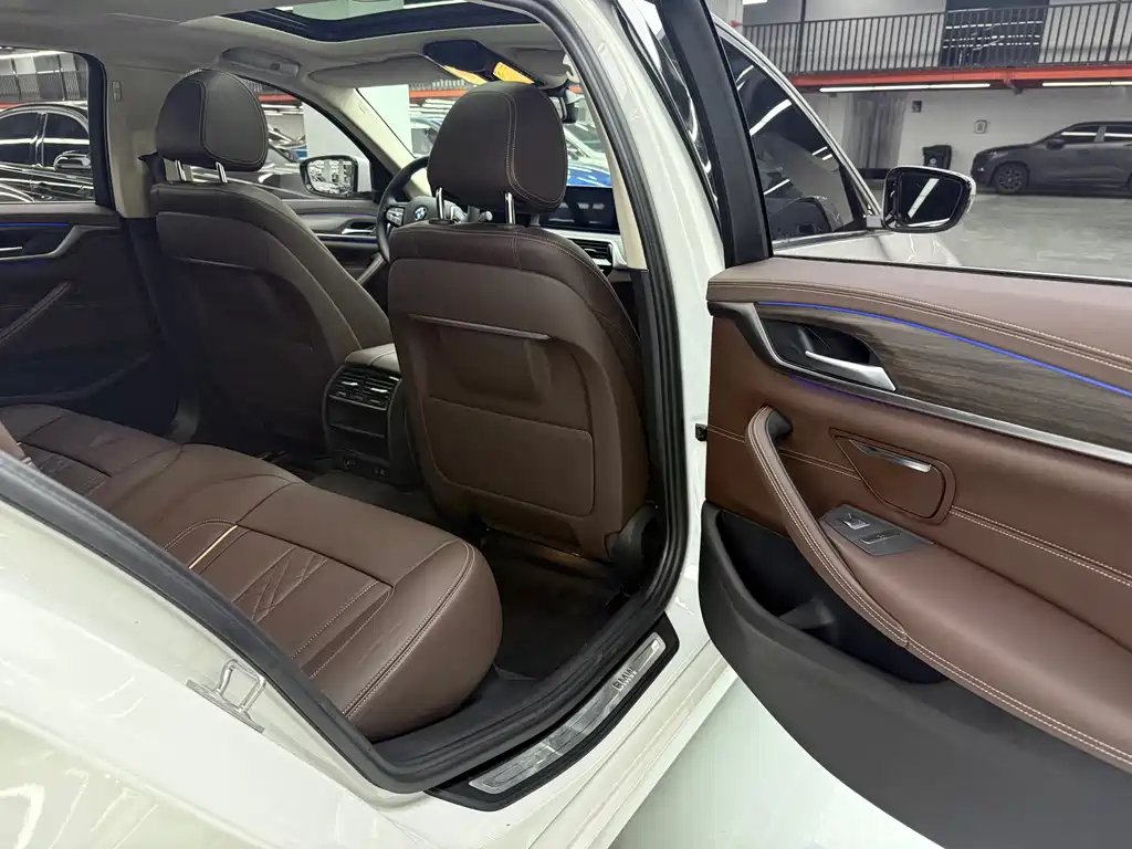 BMW 5 Series New Energy — фото 18