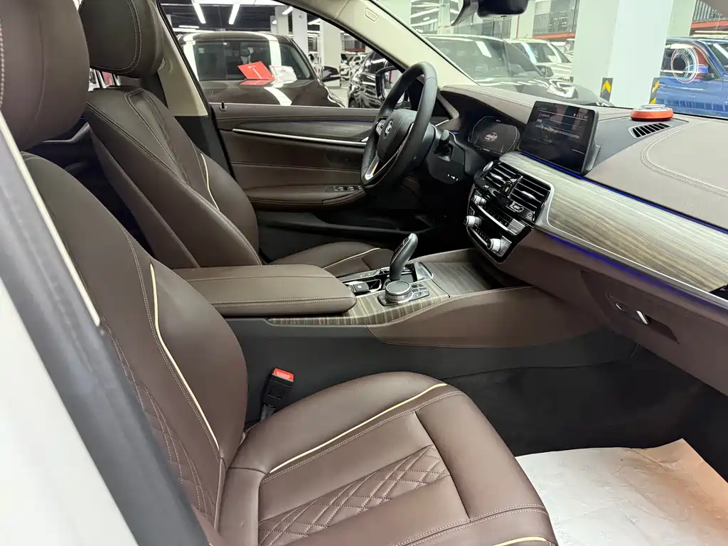 BMW 5 Series New Energy — фото 21