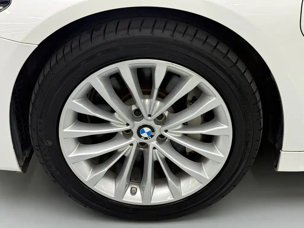 BMW 5 Series New Energy — фото 28