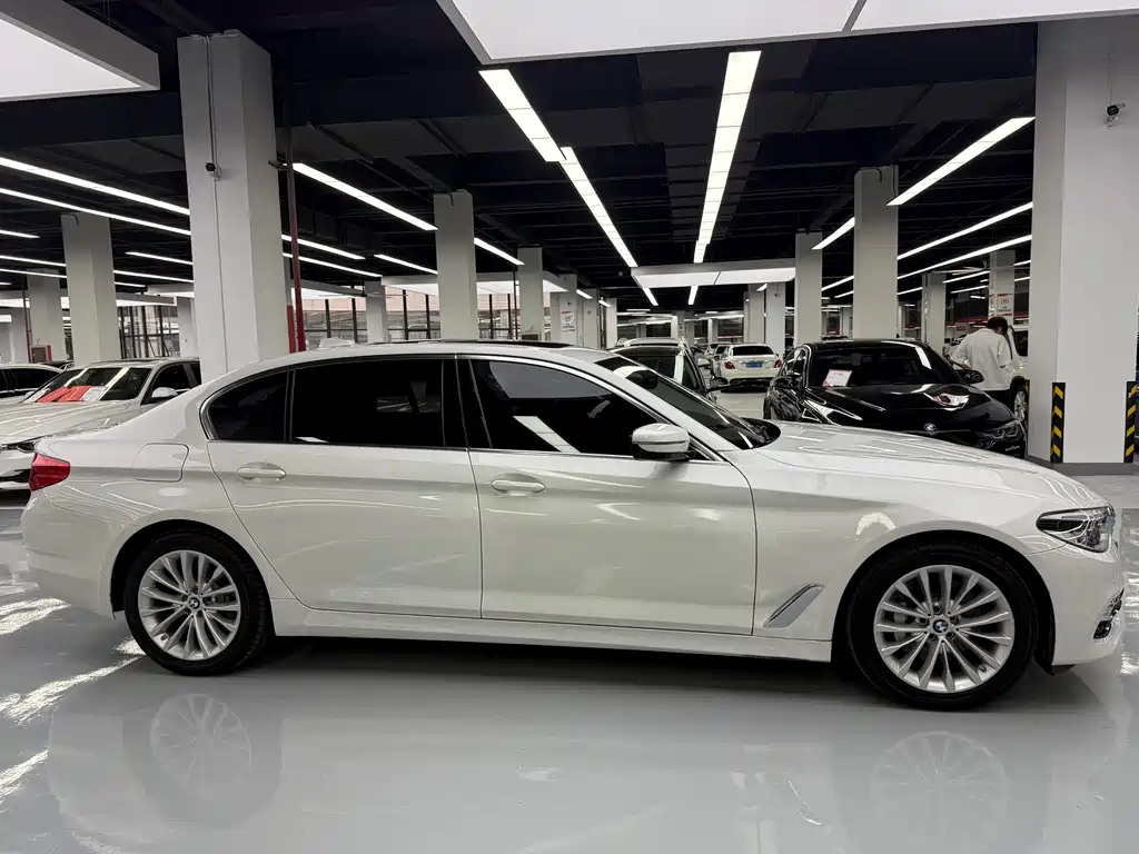 BMW 5 Series New Energy — фото 4