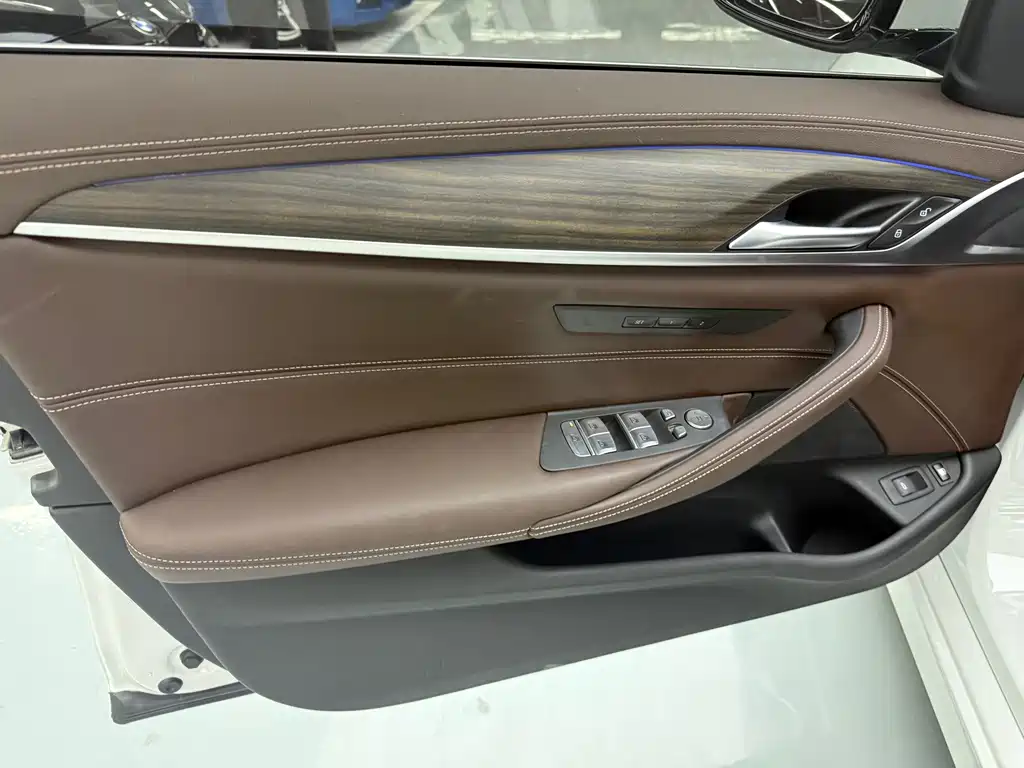 BMW 5 Series New Energy — фото 6