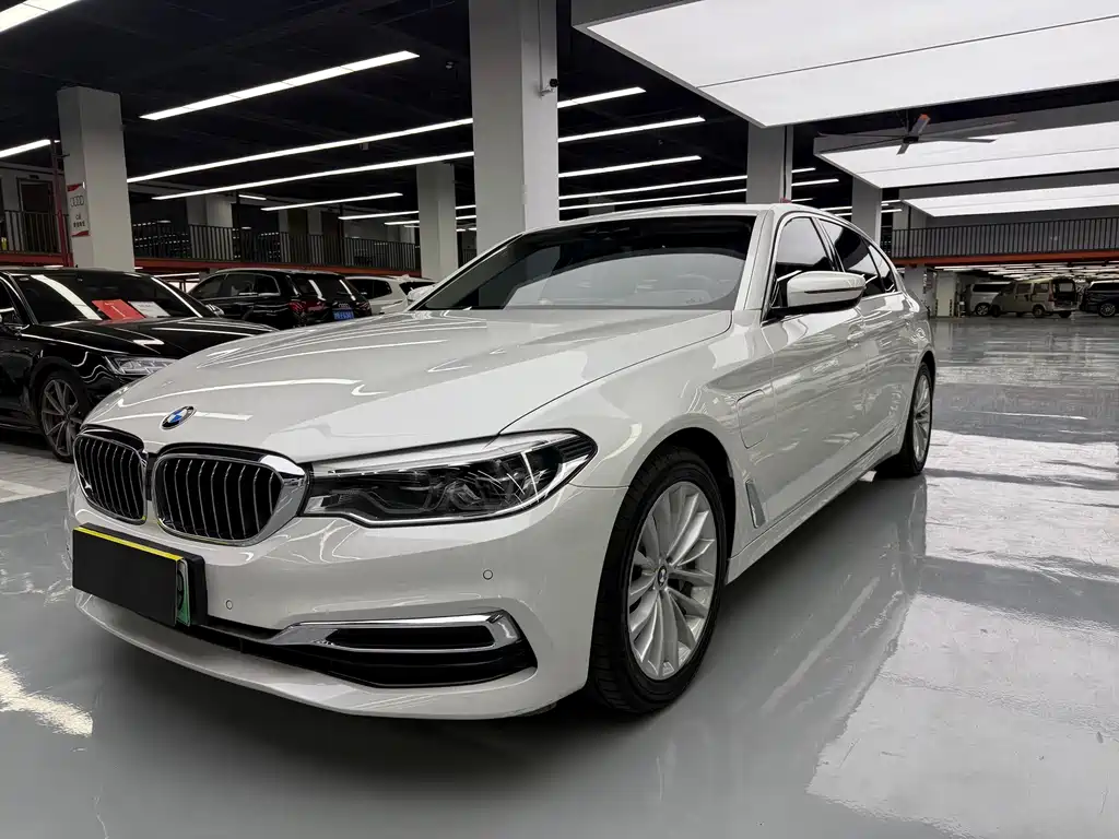 BMW 5 Series New Energy — фото 1