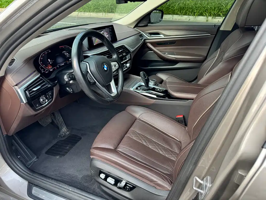 BMW 5 Series — фото 4