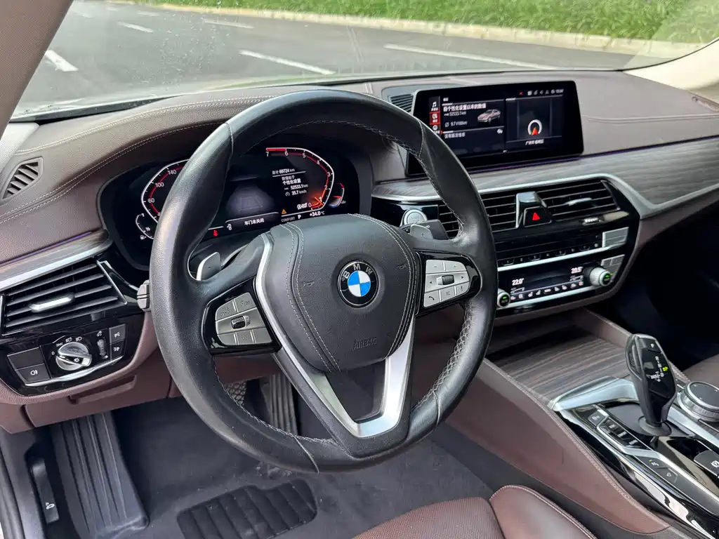 BMW 5 Series — фото 5