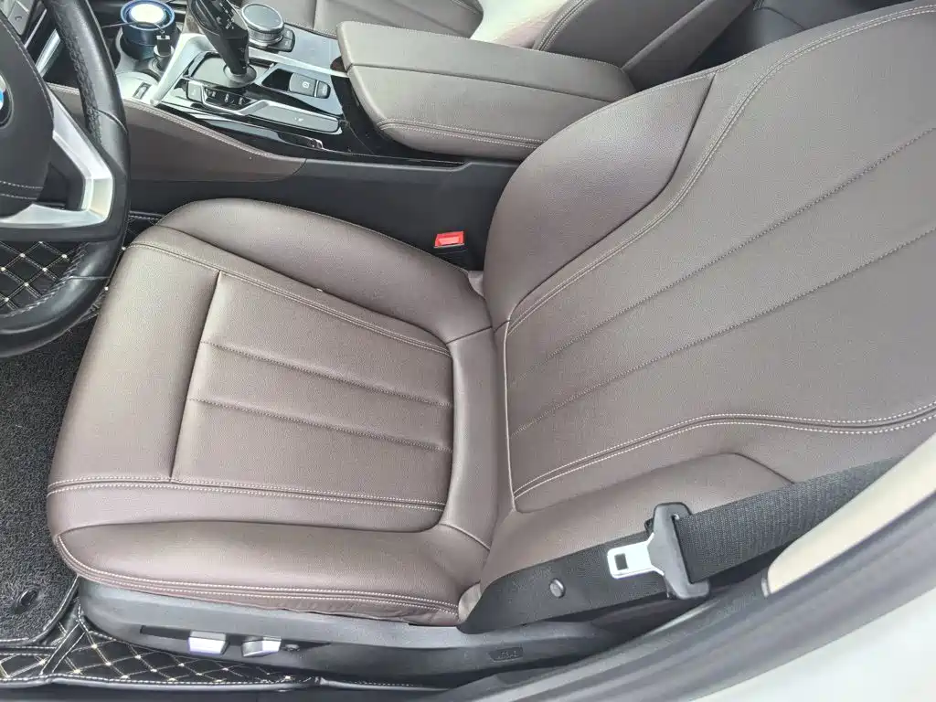 BMW 5 Series — фото 17