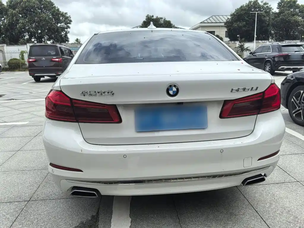 BMW 5 Series — фото 23