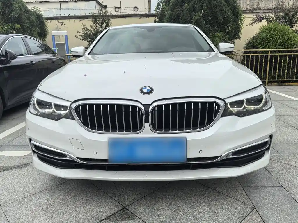 BMW 5 Series — фото 24
