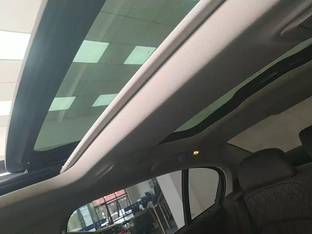 BMW 5 Series — фото 14