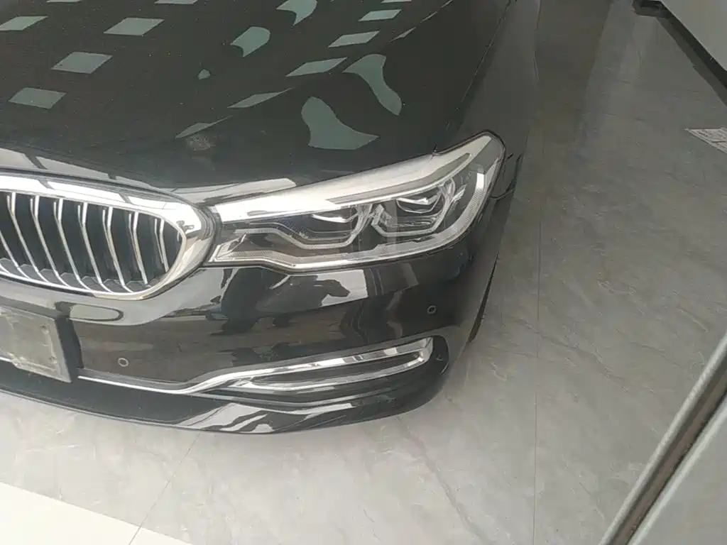 BMW 5 Series — фото 18