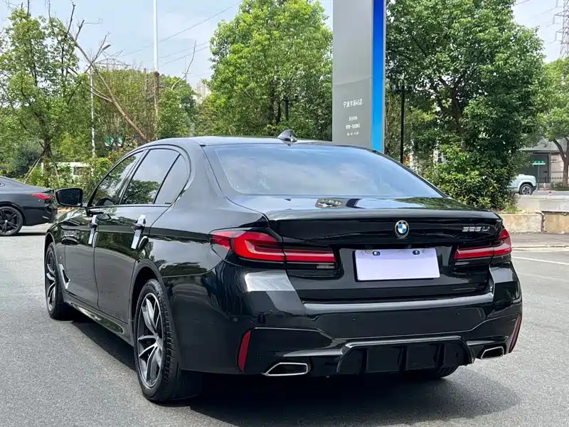 BMW 5 Series — фото 10