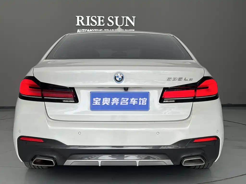 BMW 5 Series New Energy — фото 9
