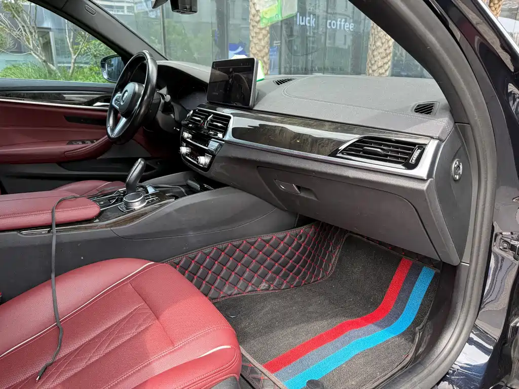 BMW 5 Series — фото 13