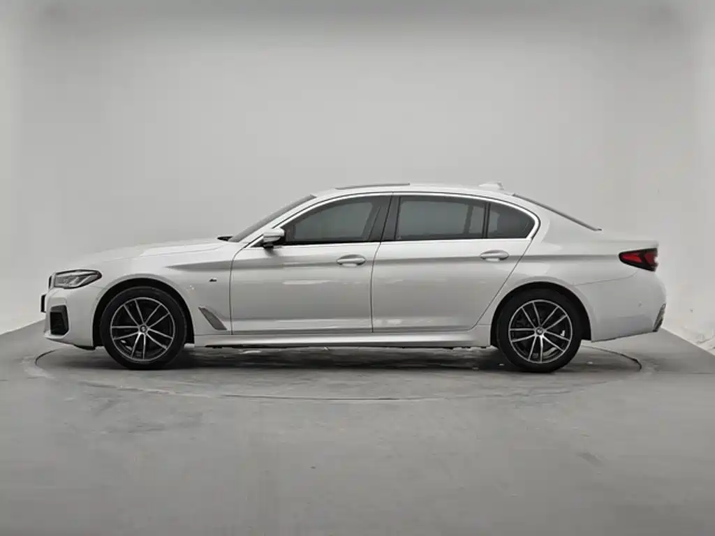 BMW 5 Series — фото 2