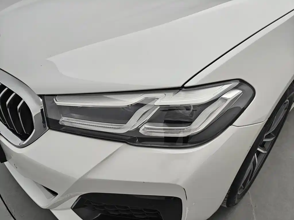 BMW 5 Series — фото 14